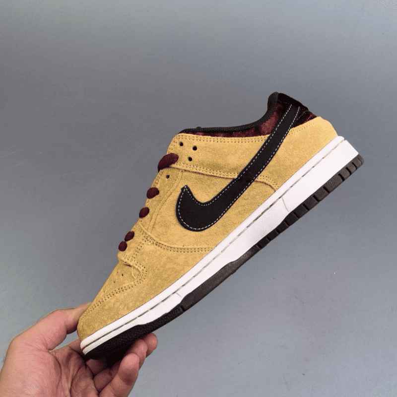 Nike SB Dunk Low City of Cinema