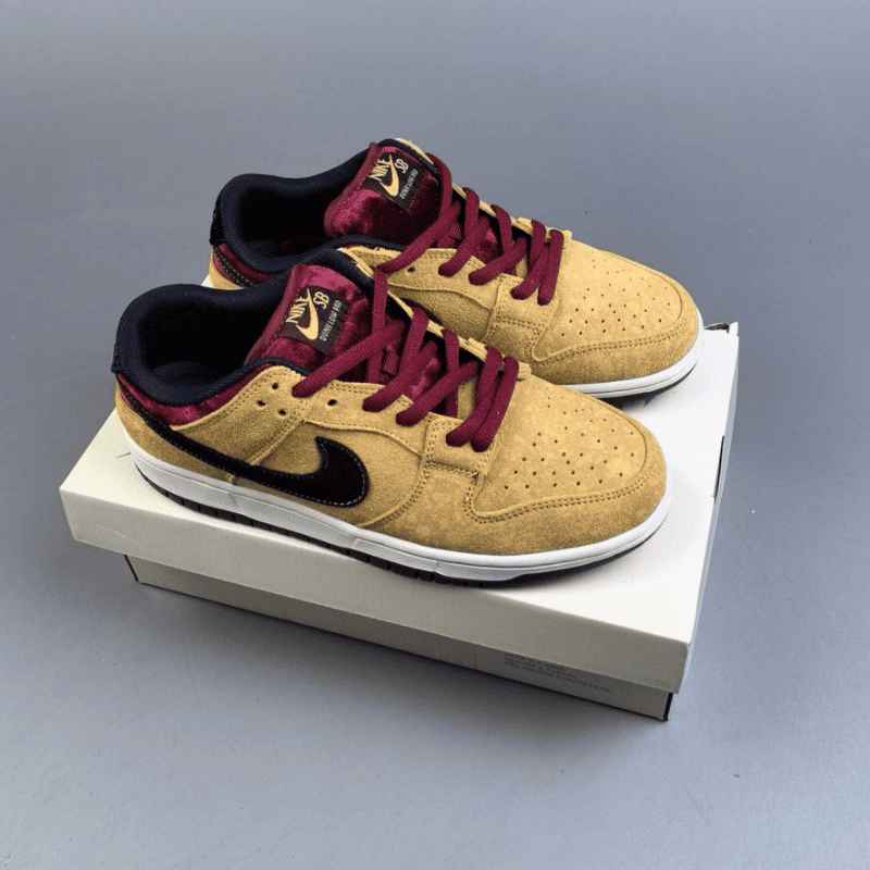 Nike SB Dunk Low City of Cinema