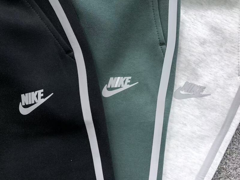 Conjunto Nike Tech Fleece Preto (Reflective)