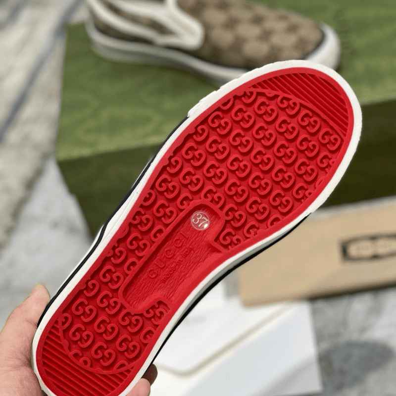 Gucci Slip On GG Supreme Monogram
