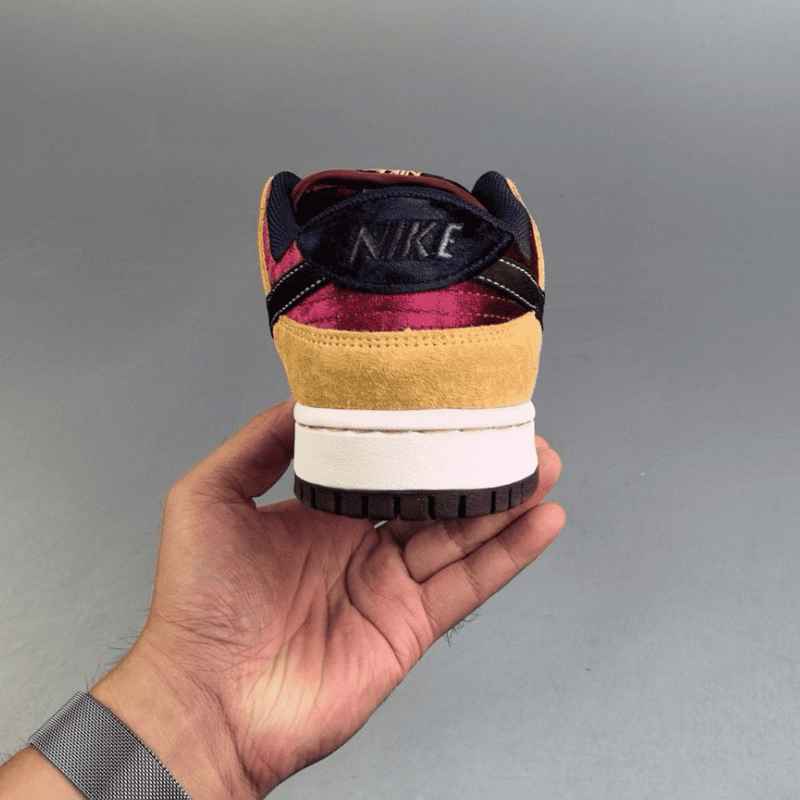 Nike SB Dunk Low City of Cinema