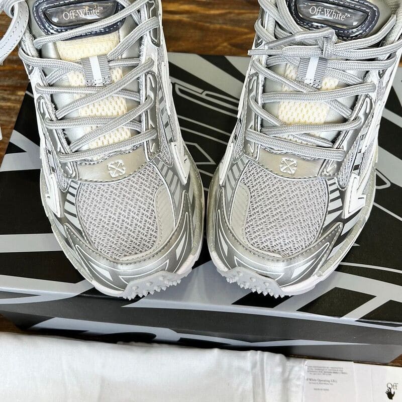 Off-White Be Right Back Grey Silver