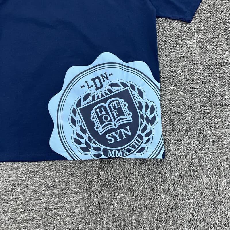 Camiseta Syna World College Azul Marinho
